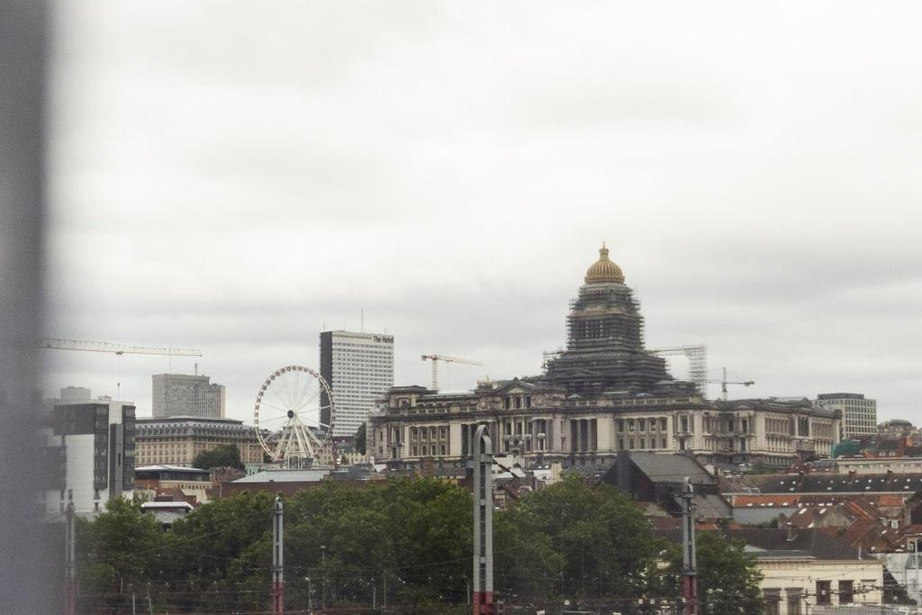 Midi Stay Brussel Bagian luar foto